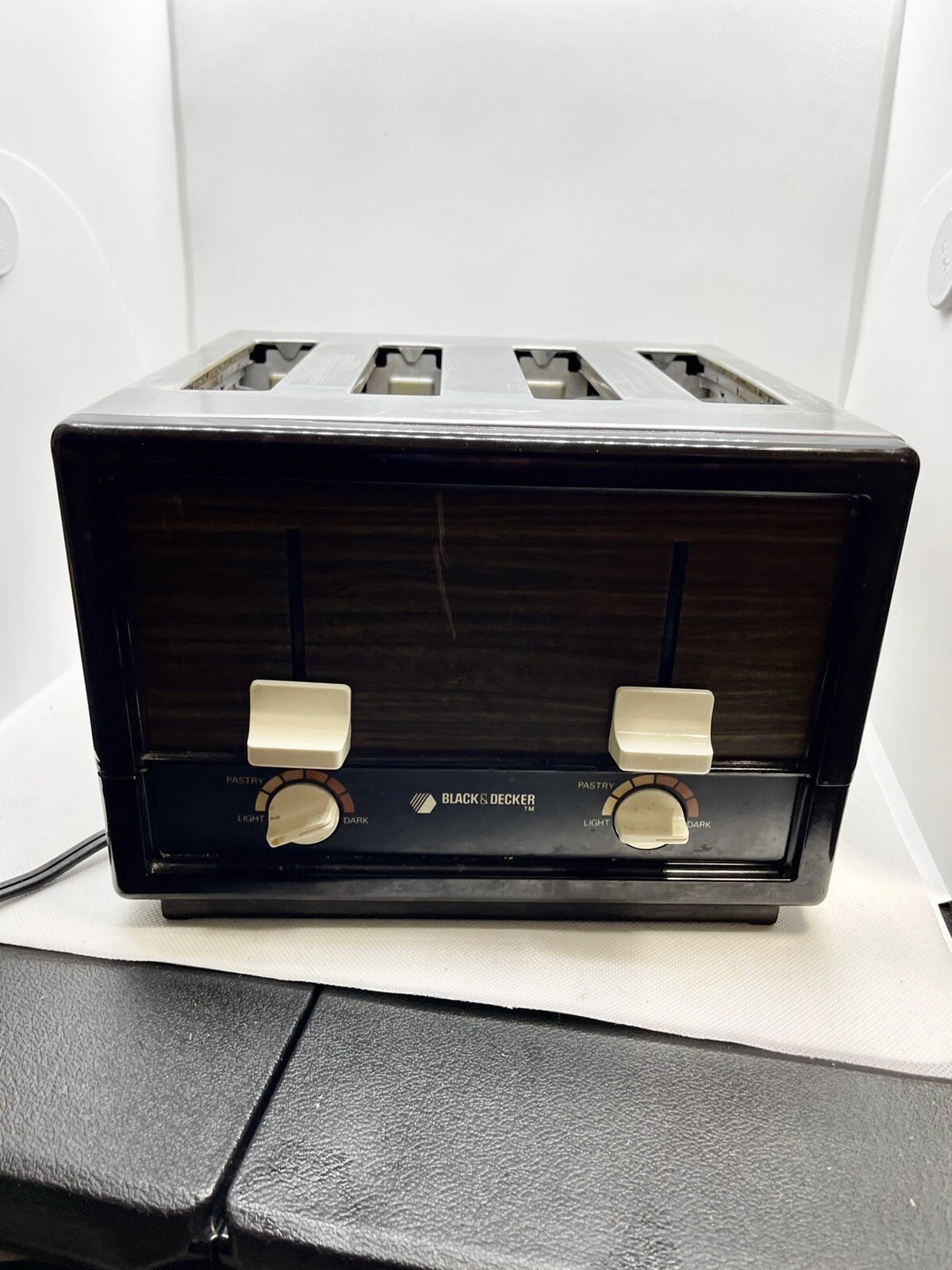 BLACK + DECKER Toaster 4 Slice Chrome Works Vintage Mid Century Wood Brown