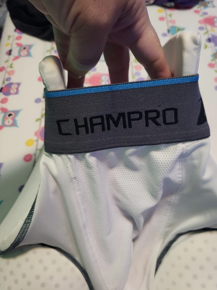 Men/ Junior Champion Pros Football Padding Size Adult Small - Image 3 of 4