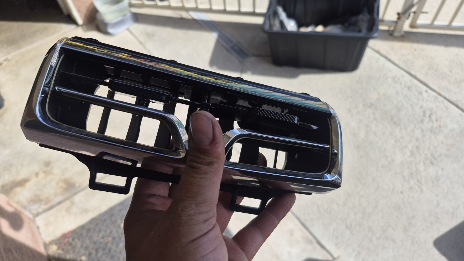 2020-2024 Bentley Sedan Flying Spur Rear Console Air Vent 3SE819201B OEM
