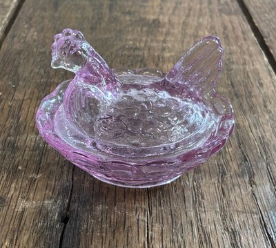 Rosso Westmoreland Pink Ice Art Glass Hen On Nest Salt Cellar 2 Inch Tall