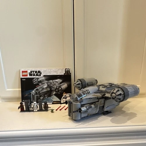 LEGO Star Wars The Razor Crest 75292 Complete Set w/Minifigures & Accessories