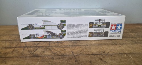 Kit modellino Tamiya - Lotus tipo 102B - scala 1:20 - Foto 3 di 7
