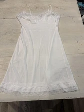 Vintage Sliperfection Slip Womens Size 32 White Lace Nylon Lingerie Made USA 80s