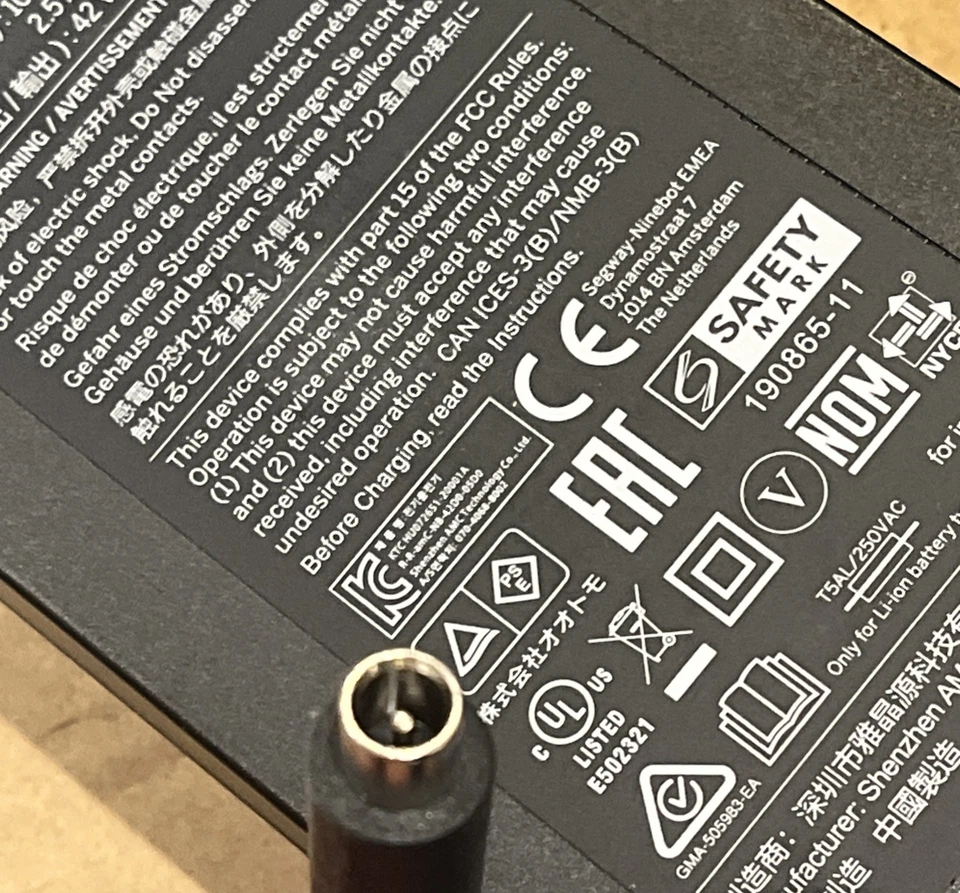 Segway Ninebot Original-Zubehör-Hersteller Netzteil 210 W 42 V NB-42D0-05D0 Ladegerät mit Netzkabel - Bild 3 von 4