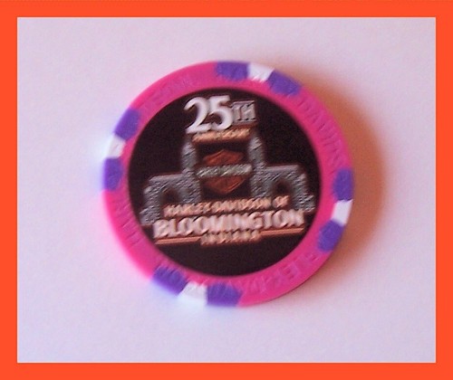 HD OF BLOOMINGTON IN 25TH ANNIVERSARY HARLEY DAVIDSON DEALER POKER CHIP PINK - Bild 1 von 2