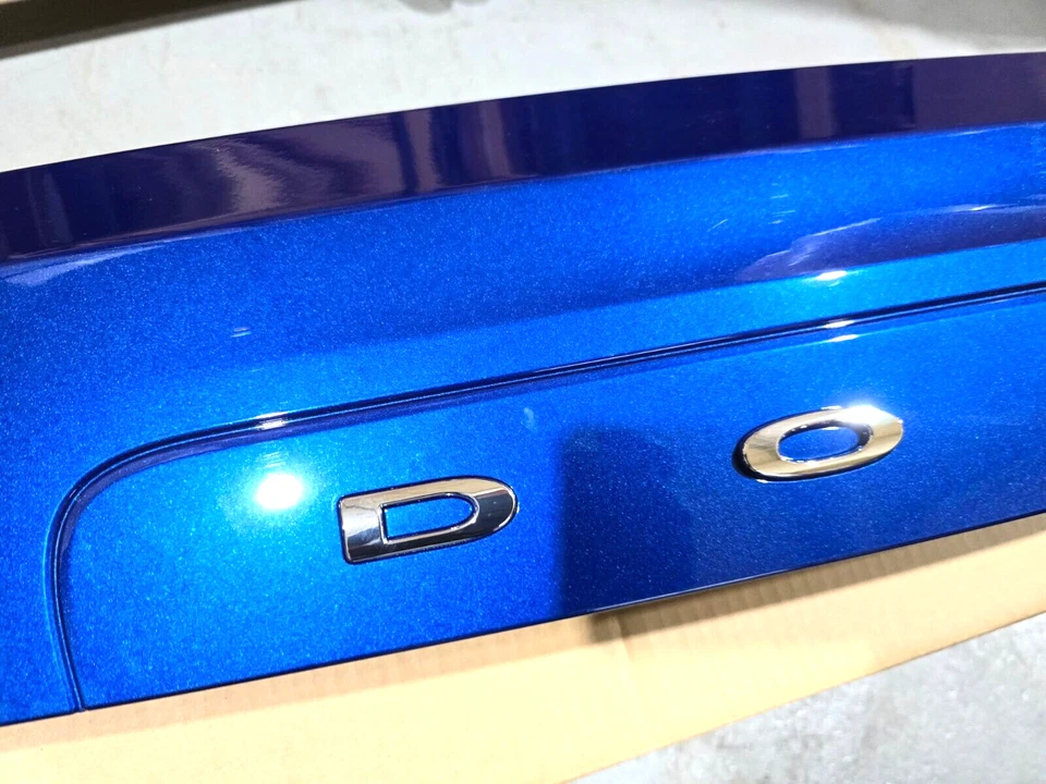 Conjunto de manija de puerta levadiza Mopar original 1UT61KCLAA 2012-14 Grand Caravan Ram C/V Foto 2 de 4