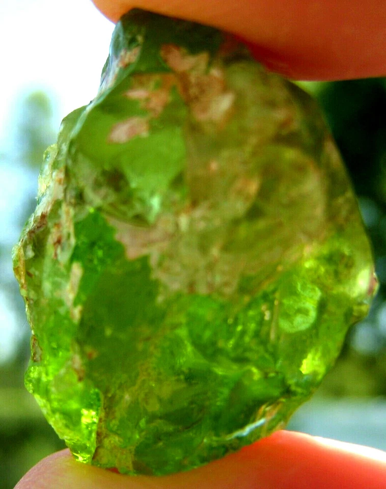 PERIDOT ROUGH FACET GEM GEMSTONE LIME GREEN VIETNAM GENUINE NATURAL 4 CARAT NICE - Image 4 of 4