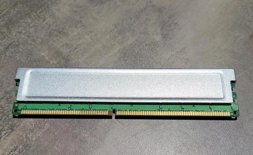 Super Talent D32PB1GJ 1GB PC3200 DDR400 Desktop Memory - Image 2 of 4