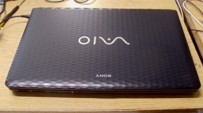 SONY VAIO VPCEH14FM tntel core i3, 500 Gb hard drive 8Gb RAM DVD