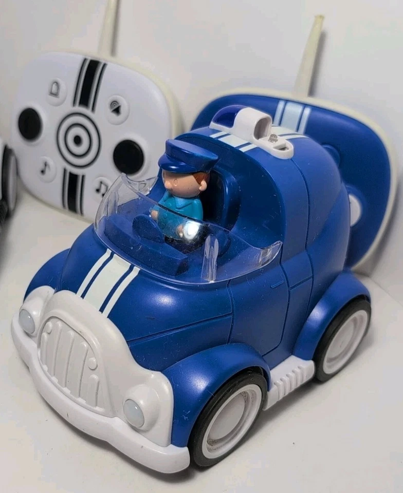 FAO Schwarz Remote Control Cop And Robber Car Set Tested & Working - Image 3 of 4