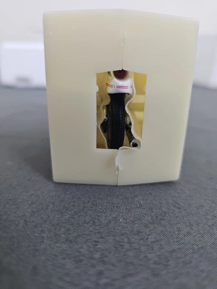 Franklin Mint Harley Davidson 1:24 B11WC30 Motorcycle 1971 Super Glide  New - Image 2 of 4