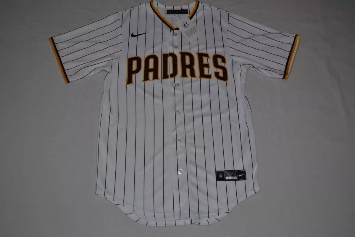 Nike Men's San Diego Padres Juan Soto #22 White Cool Base Jersey