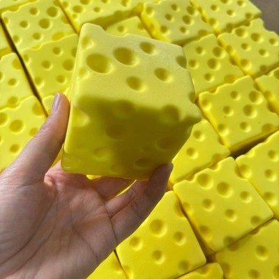 2 Stück Stress-Squishy stressabbauend Brot-Knetfigur elastisch für Schaufenster
