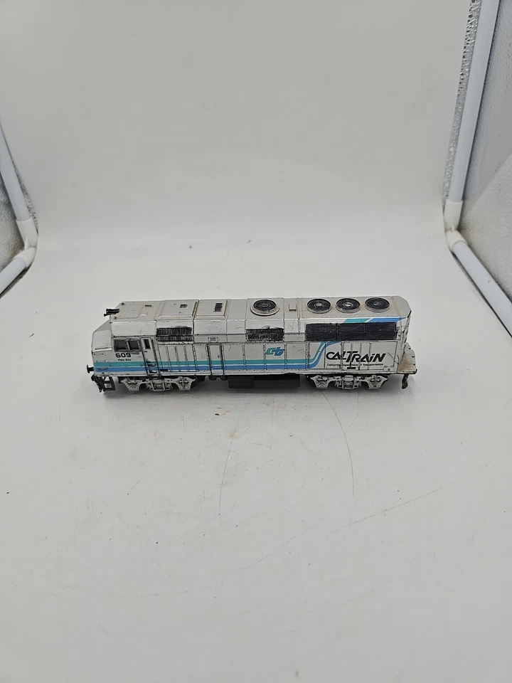 A3041 HO LIFE LIKE 6266 CAL TRAIN 609 PALO ALTO EMD F40 LOCOMOTIVA DIESEL - Imagem 3 de 4