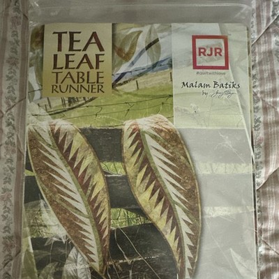 RJR Tea Leaf Table Runner Quilt Pattern Leaf Multicolor Rectangular NP-276