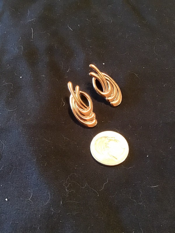 VINTAGE COPPER CLIP ON EARRINGS GUC UNBRANDED 