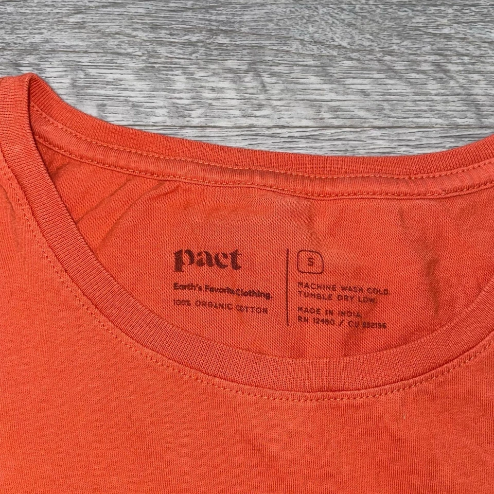 Camiseta pulóver de manga corta de algodón orgánico pequeña Pact para mujer cuello redondo Foto 3 de 4