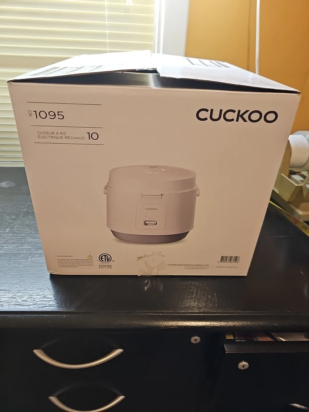 Cuckoo CR 1095 10 Cup Basic Electric Rice Cooker and Warmer White and Gray