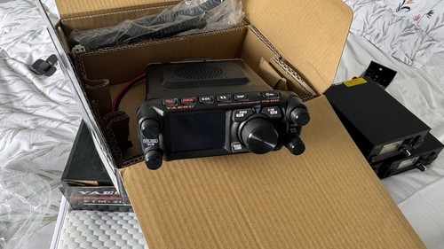 * ÉMETTEUR-RÉCEPTEUR MOBILE NUMÉRIQUE YAESU FTM-500D double bande - large bande modifiée * - Photo 2/2