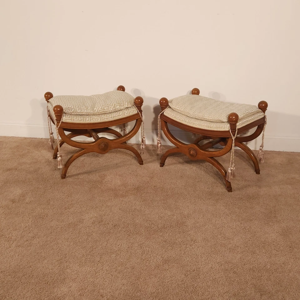 PR Baker Furniture Palladian Collection Nogal Tapizado Otomanos Reposapiés Foto 4 de 4