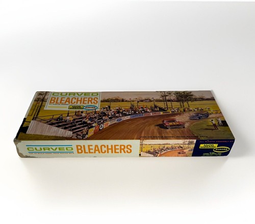 AURORA MODEL MOTORING HO SCALE SLOT CAR RACING CURVED BLEACHERS PLASTIC ASSEMBL - Picture 2 of 5