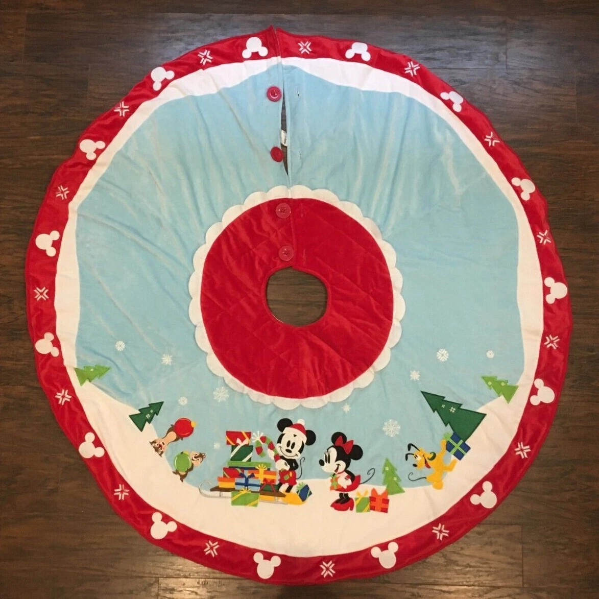 Disney Store Mickey and Friends Christmas Tree Skirt Impossible