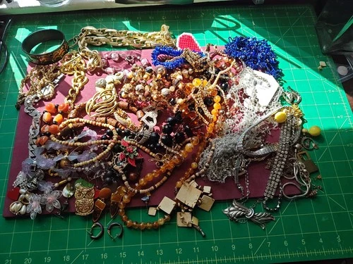 Estate Vtg-Modern Costume Jewelry Lot Most Wearable Some Repair 3.2 Lbs