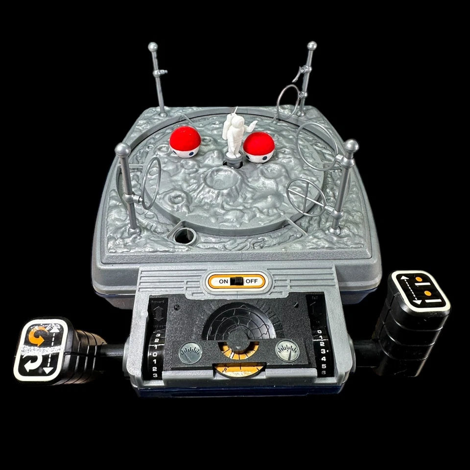 Space The Game That Defies Gravity "A Game of Skill" - Works See vid! - Image 2 of 4