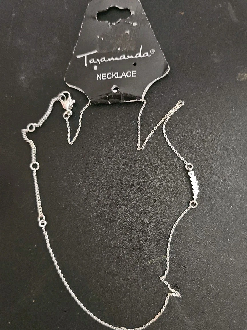 VETEMENTS Collana Taramanda tono argento catena petite accento cristallo chiusura aragosta 16"