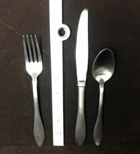 Oneida JACKSON Flatware - Dinner Knife, Dinner Fork and Tablespoon - 3 Pieces