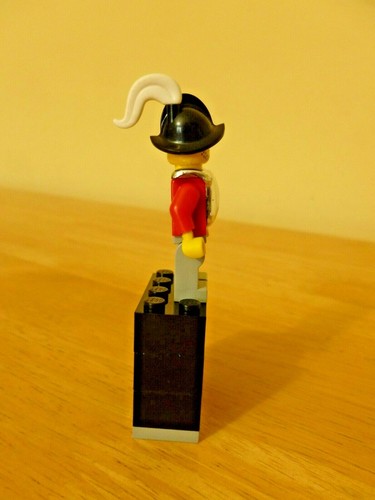 LEGO Minifigura: Piratas Armada Imperial Capitán pi016 Cromo Pecho 6280 - Imagen 4 de 5