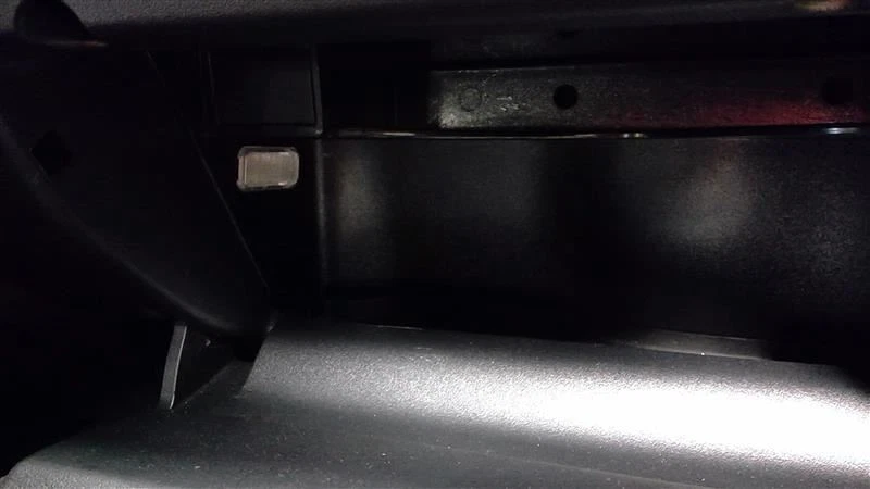 06 07 08 09 10 Volkswagen Beetle Convertible Glove Box Black 2006 2007 92511 - Image 3 of 4