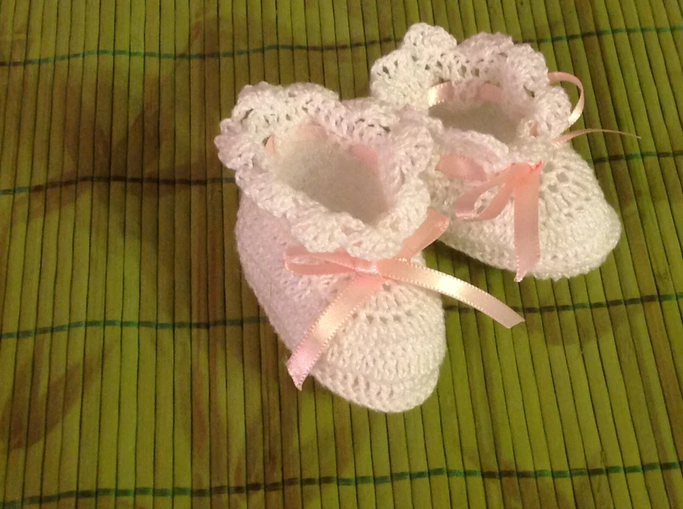 Crochet Bebé Botines Crochet Muñeca Botines Muñeca Zapatos Blanco Concha con Cinta Foto 2 de 4