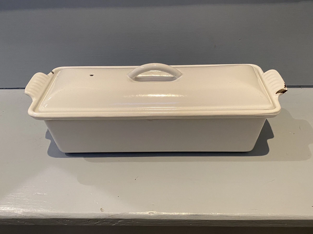Loaf pan with clearance lid