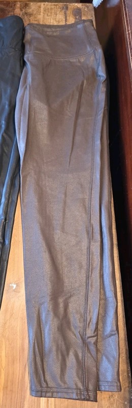 TIME & TRU FAUX LEATHER/SUEDE LEGGINGS SIZE 16/18