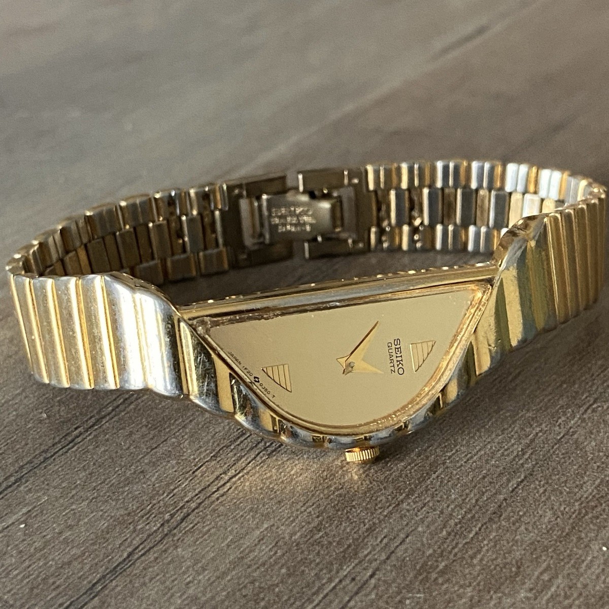 Vintage Seiko Rivoli Half Moon Gold Tone 1F20-5D59 Ladies Watch w