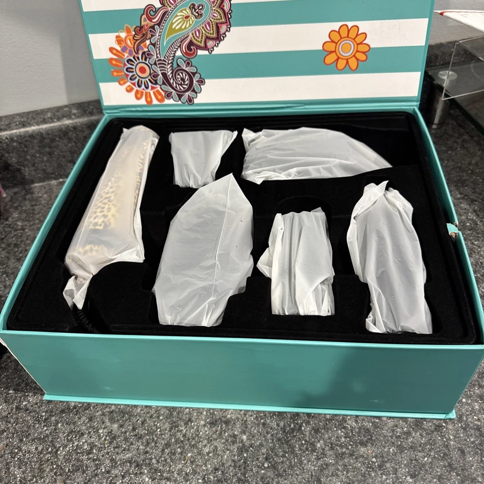 Revolution NIB Head Kandy Commitment Issues Interchangeable Air Brush (5 Heads) - Image 4 of 4