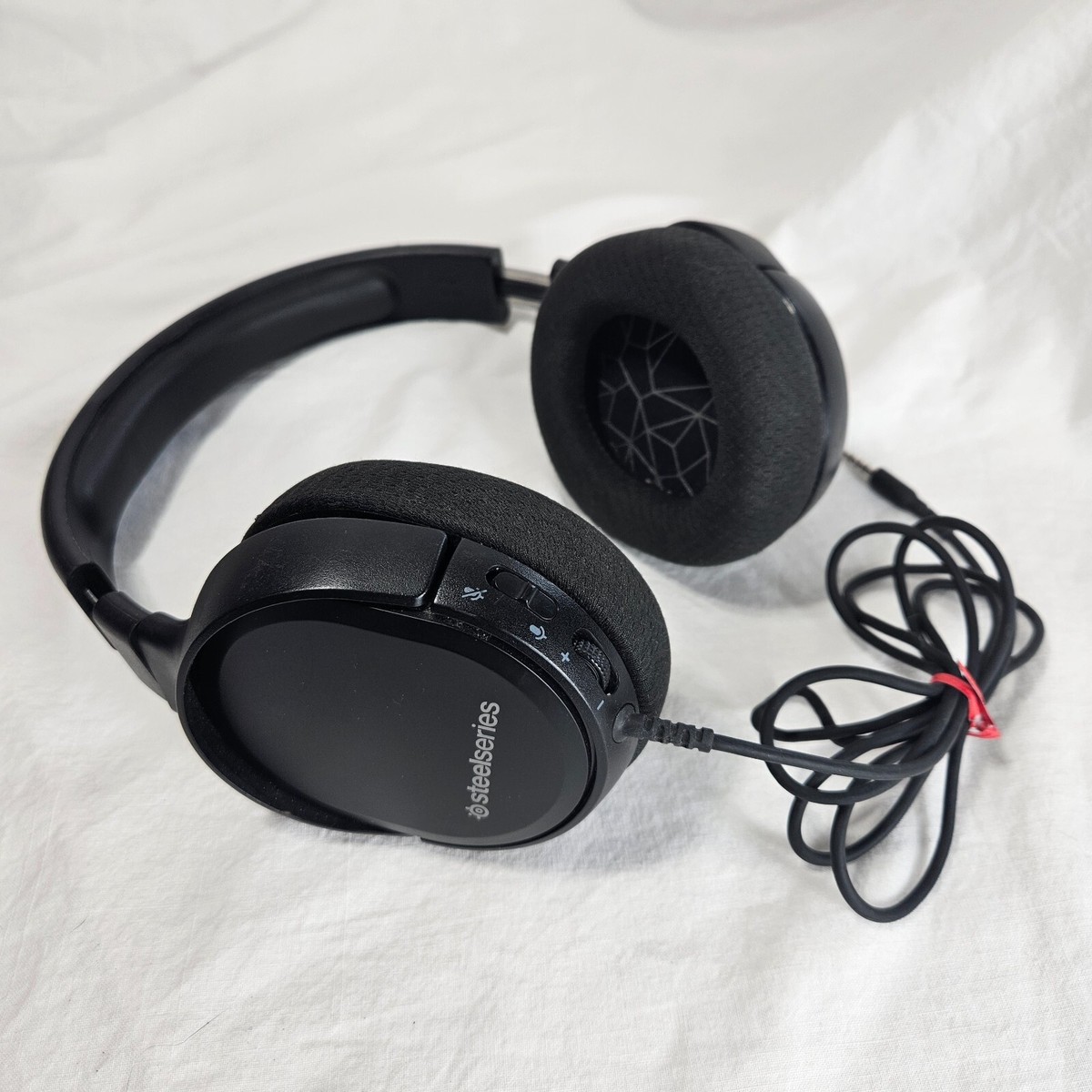 SteelSeries Arctis 1 Wired Gaming Headset 61425 Tested With Mic