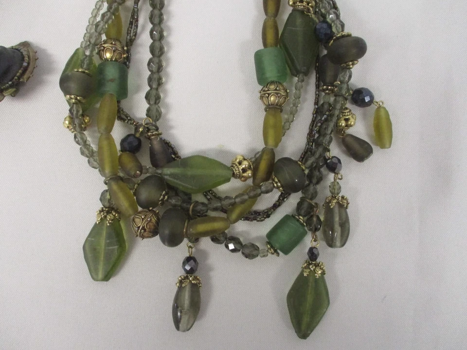 MAYA EVANGELISTA PASARELA DECLARACIÓN 6 HEBRAS COLLAR PENDIENTES PIEDRA VERDE Y CUENTAS Foto 2 de 4