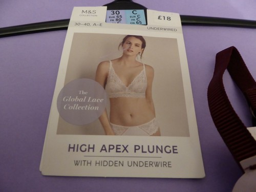 ¡Nuevo! Sujetador acolchado M&S Marks & Spencer Berry High Apex con aros ocultos - Imagen 2 de 9