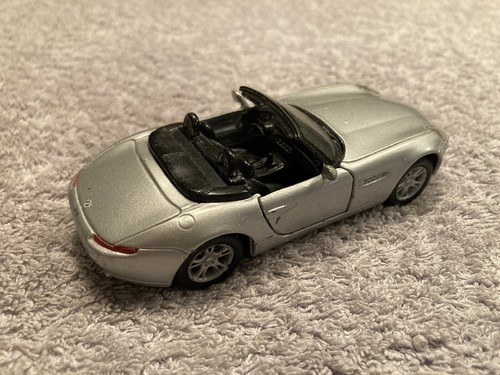 Maisto BMW Z8 Car - Silver - Scale 1:38 - Picture 4 of 12