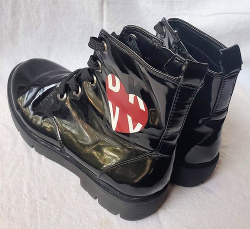 Stivali da combattimento giovanili bambina taglia 3 DKNY cuore nero vernice zip e lacci - Foto 2 di 8