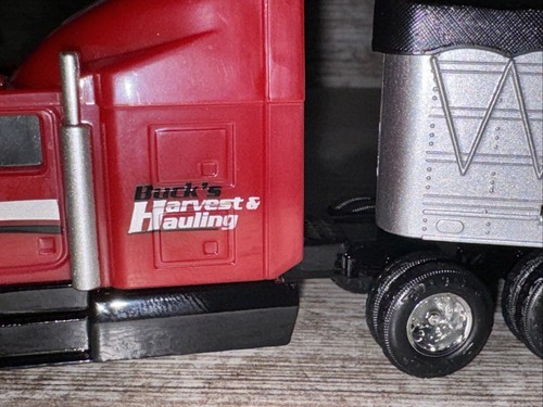 1/64th Scale Case Ih Bucks Harvest & Hauling Hopper Bottom Ertl Loose Peterbilt - Picture 3 of 11