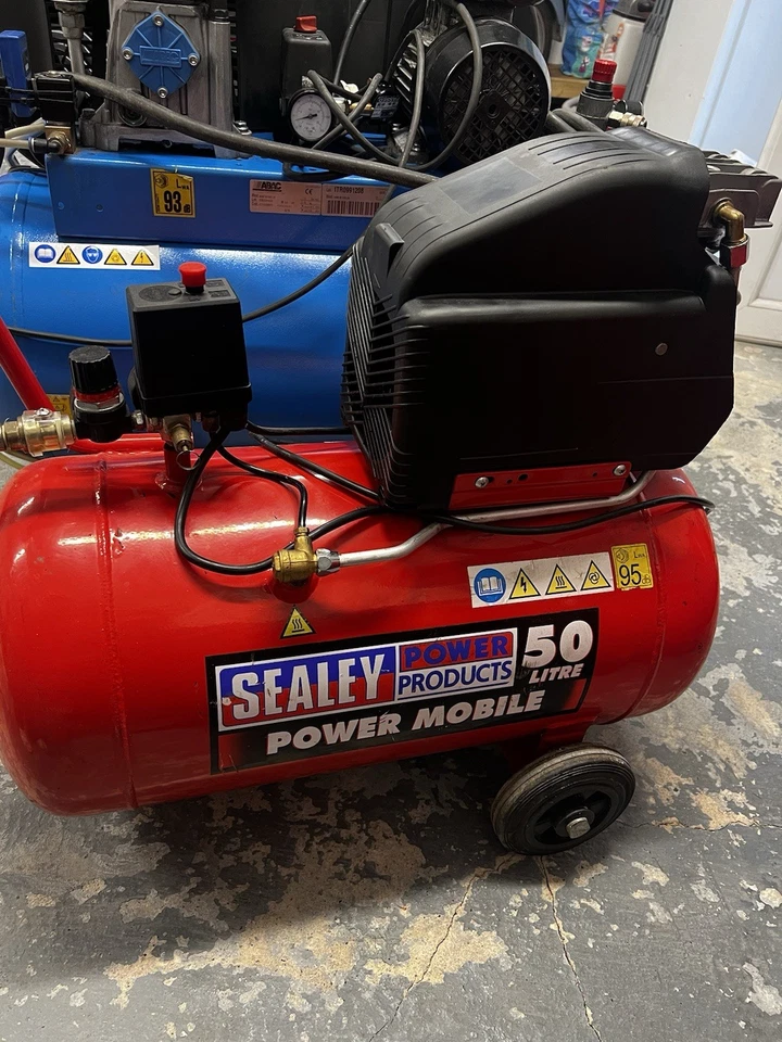 Sealey SAC05030 50L Air Compressor - Red - Image 2 of 4