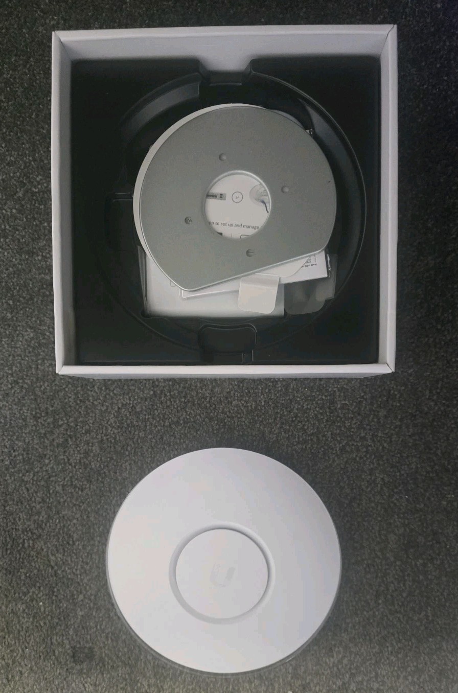 Ubiquiti UniFi nanoHD Access Point (UAP-NanoHD) [WLAN AC, 4x4 MU-MIMO, 1733 Mbit