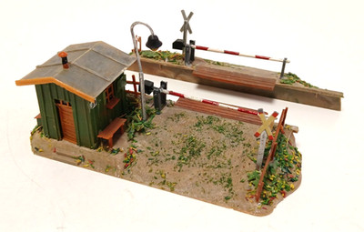 Faller  - Bahnübergang Bahnwärterhaus - B-170 - H0 - Gebäude gebaut ---- DK 1484