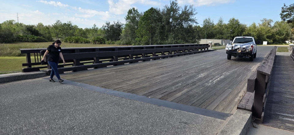 Kit pequeño parche superior — reparación profesional de asfalto y concreto de curado rápido Foto 3 de 4