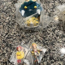 NEW Scholastics The Magic School Bus Adventure Bus Dinosaur Set Kenner 1995  