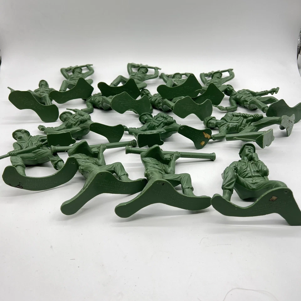 TIM-MEE Juguetes Soldados Verdes Grande 5” Plástico Hecho en EE. UU. Lote De 15 De Colección Foto 2 de 4