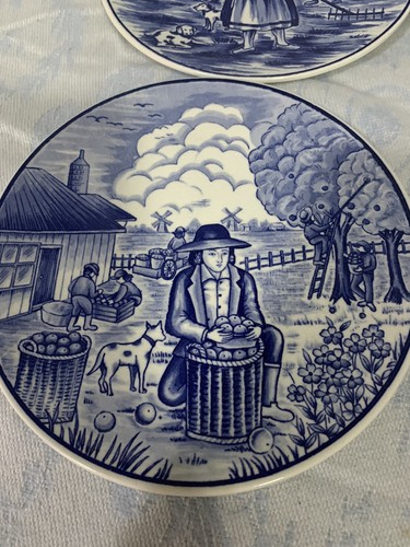Royal Delfts Four Seasons Collectors Plate Set - Picture 3 of 6